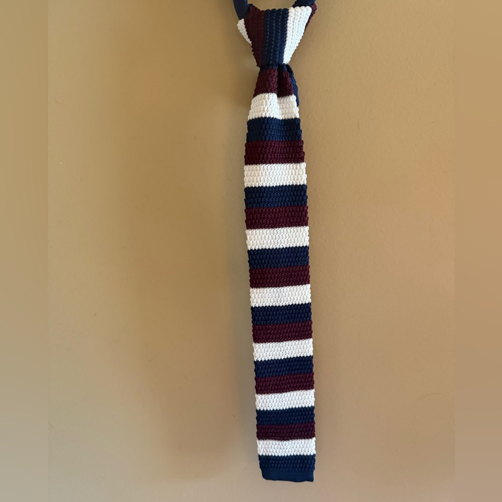 Striped Knit Tie in Navy, Burgundy, and White